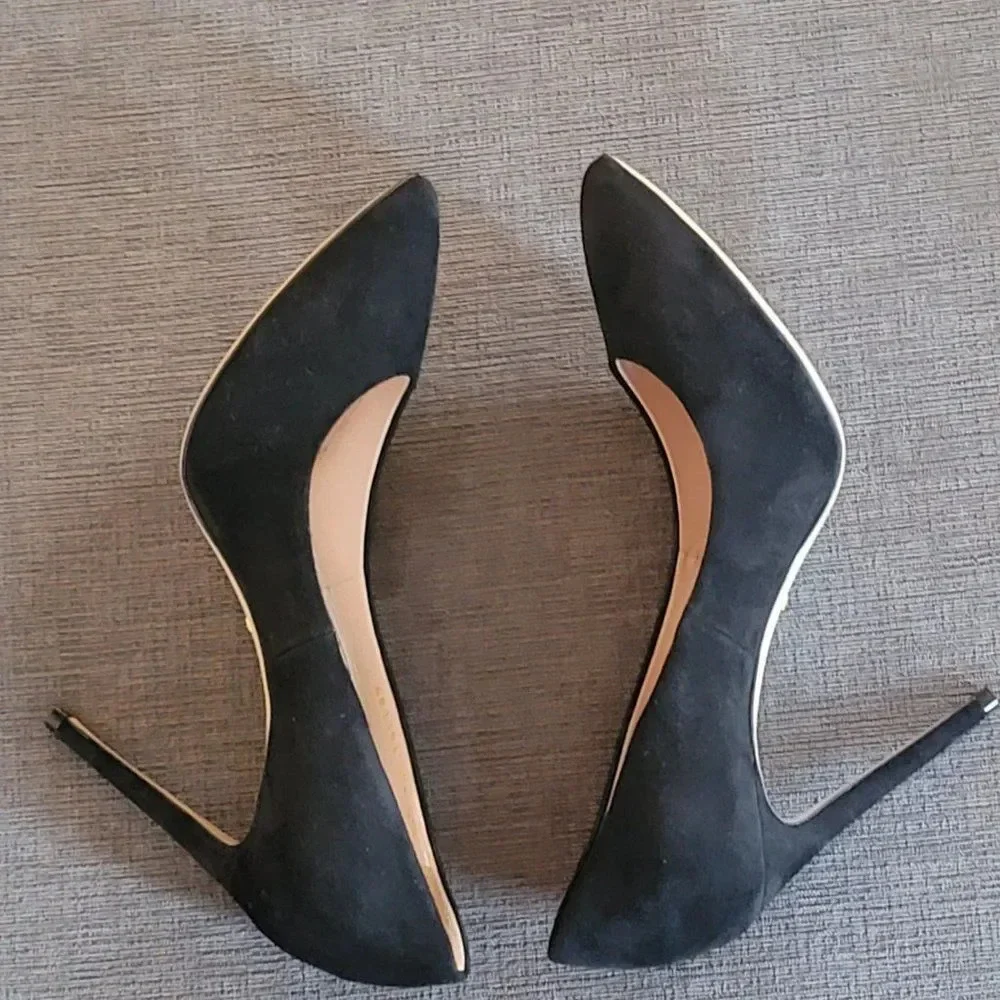 Gucci Women's Black Suede Pointed Toe Pumps Heel Size 39.5